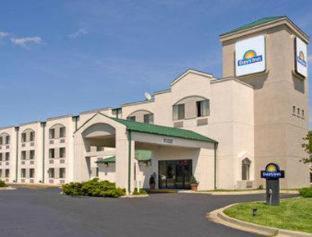 Days Inn By Wyndham Blue Springs Pokoj fotografie