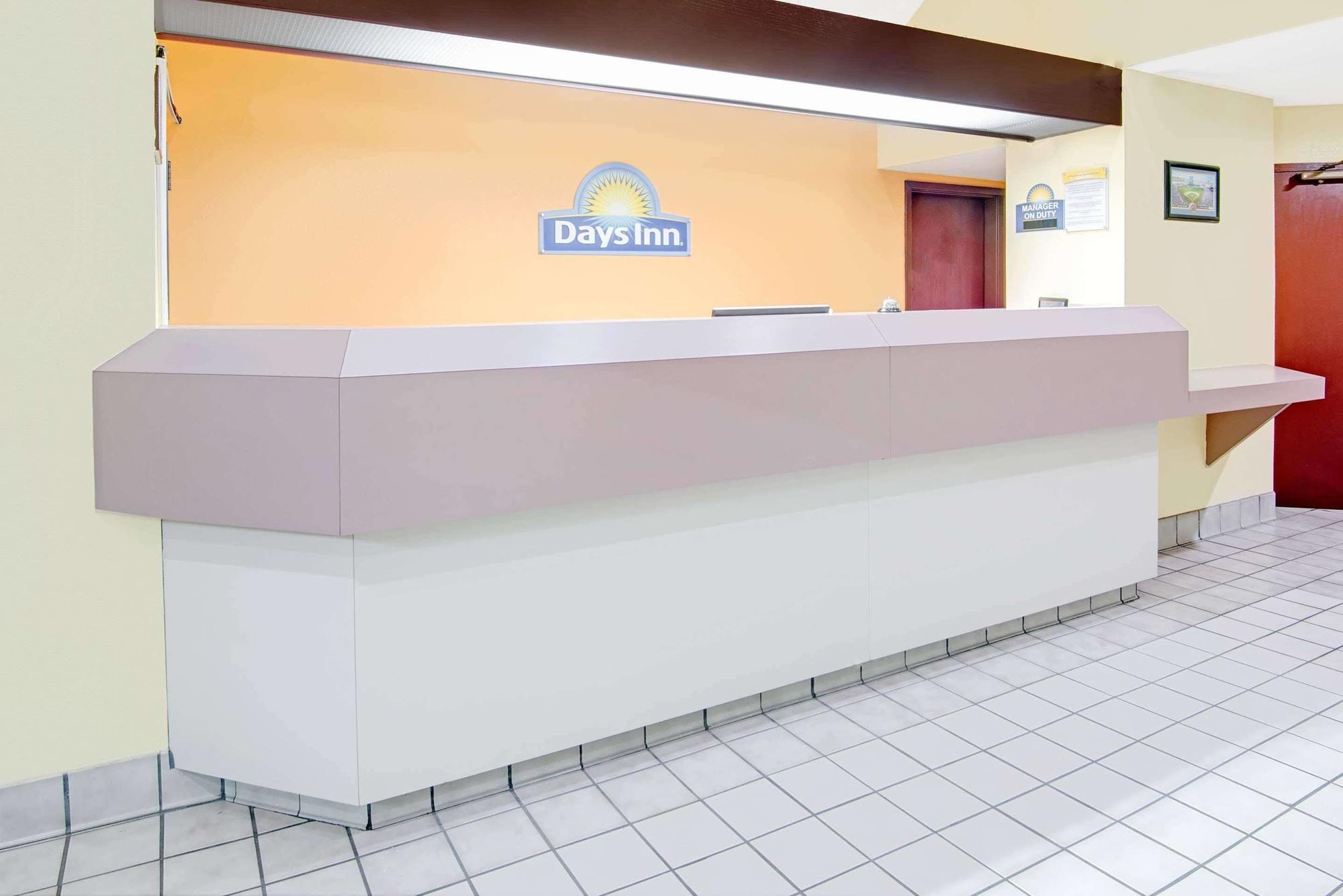 Days Inn By Wyndham Blue Springs Exteriér fotografie