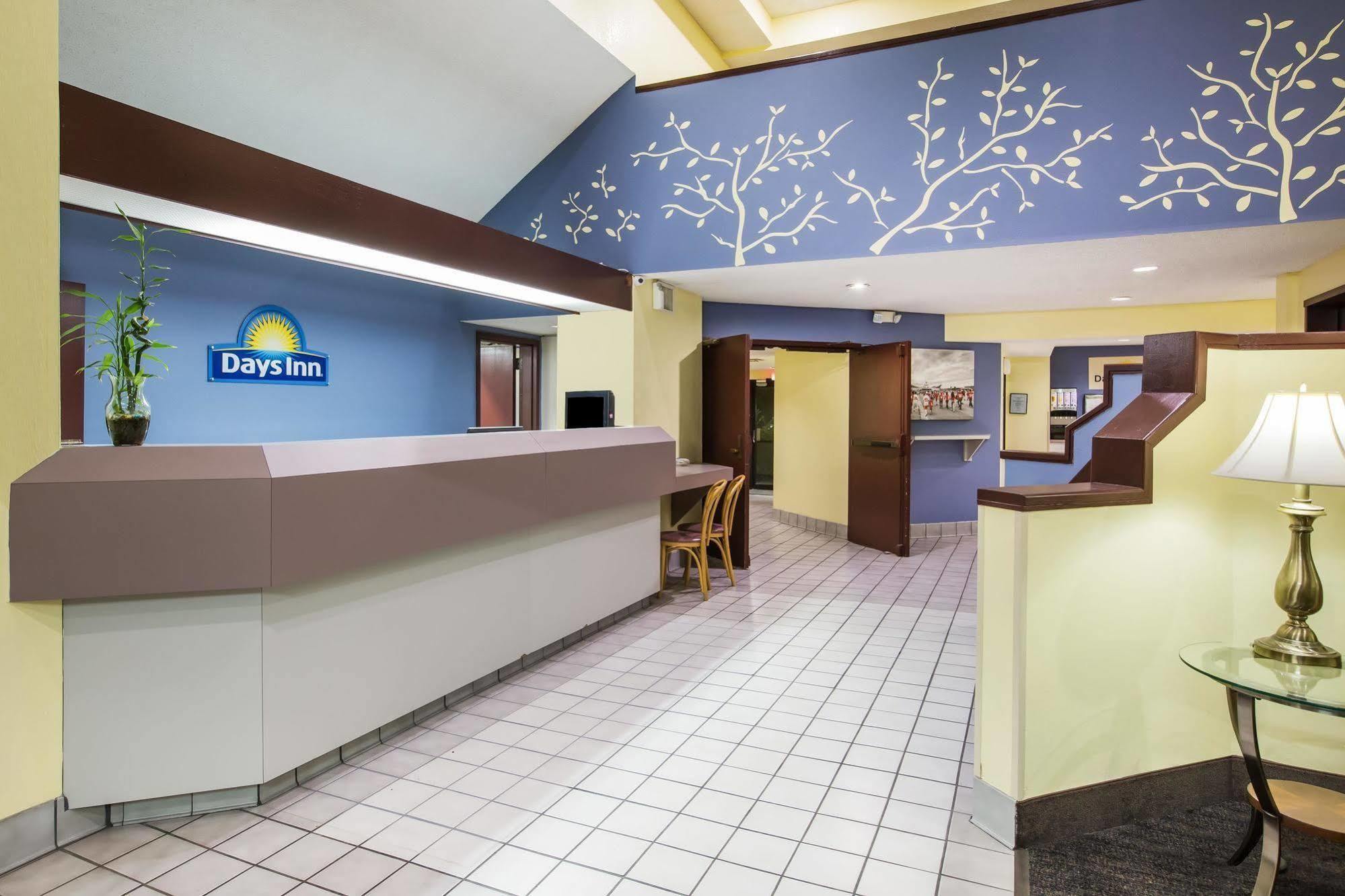 Days Inn By Wyndham Blue Springs Exteriér fotografie