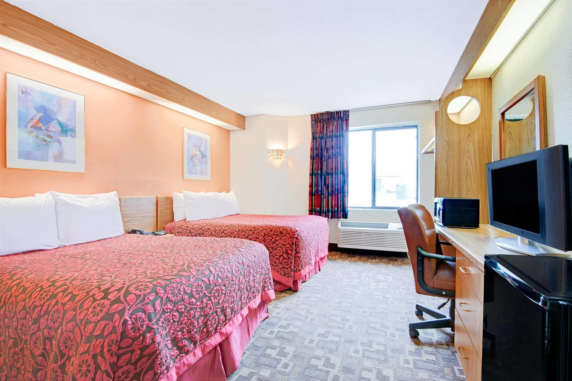 Days Inn By Wyndham Blue Springs Exteriér fotografie
