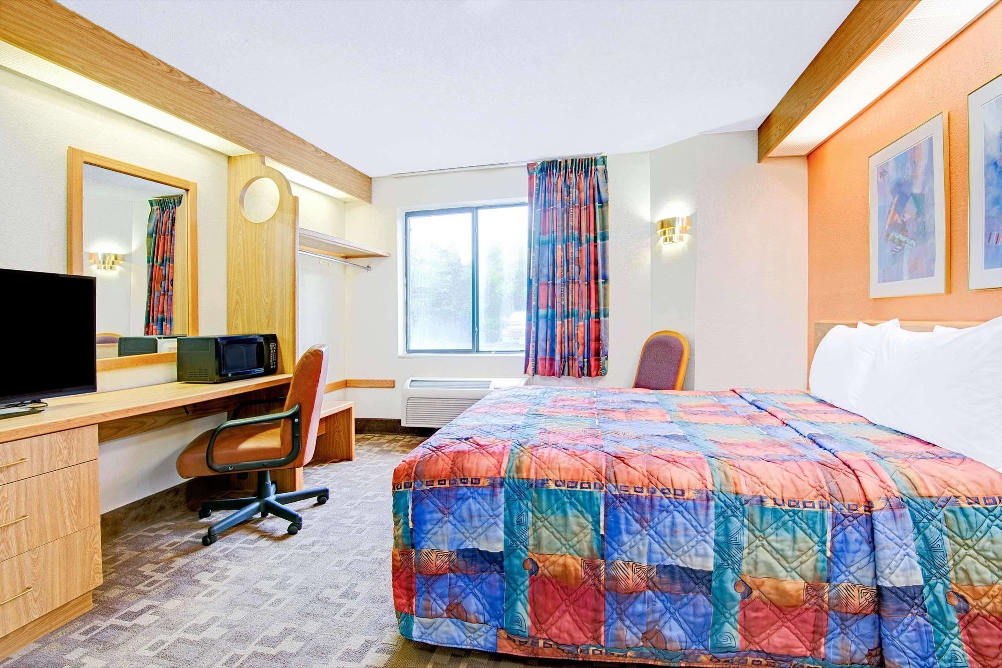 Days Inn By Wyndham Blue Springs Exteriér fotografie