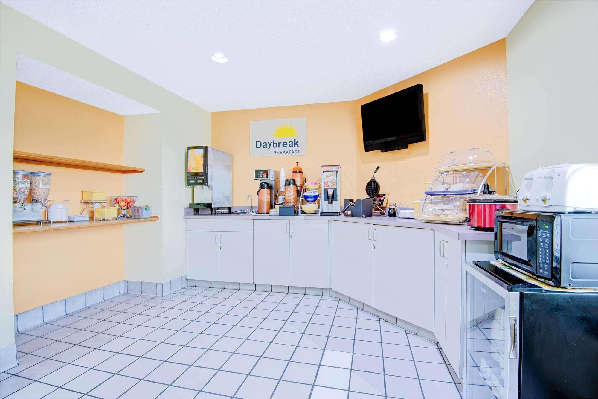 Days Inn By Wyndham Blue Springs Exteriér fotografie