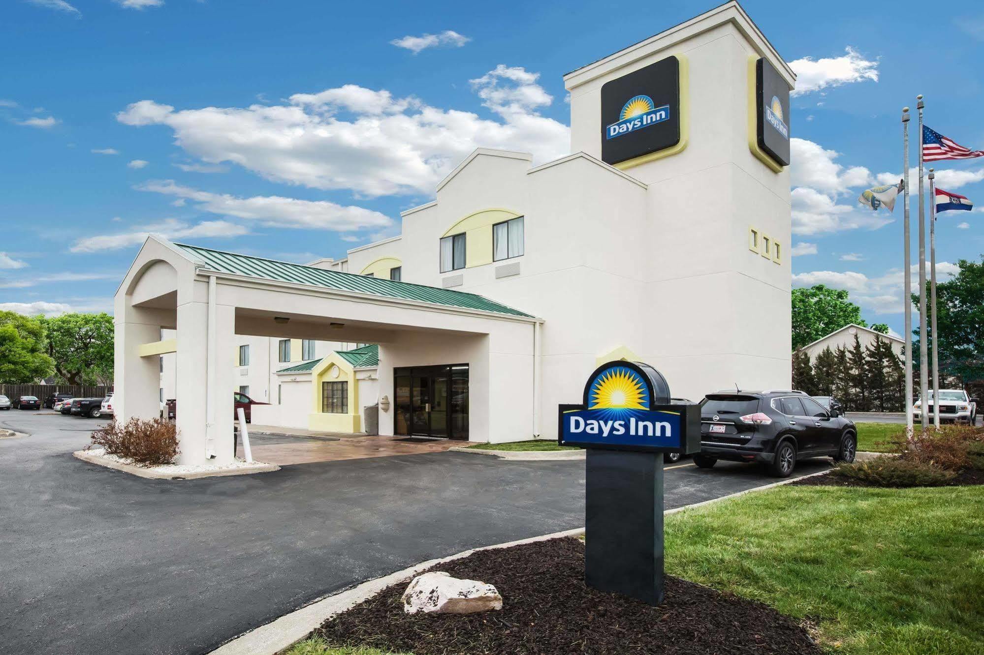 Days Inn By Wyndham Blue Springs Exteriér fotografie