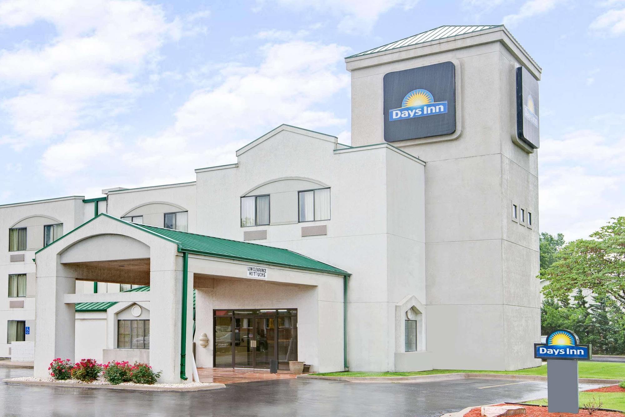Days Inn By Wyndham Blue Springs Exteriér fotografie